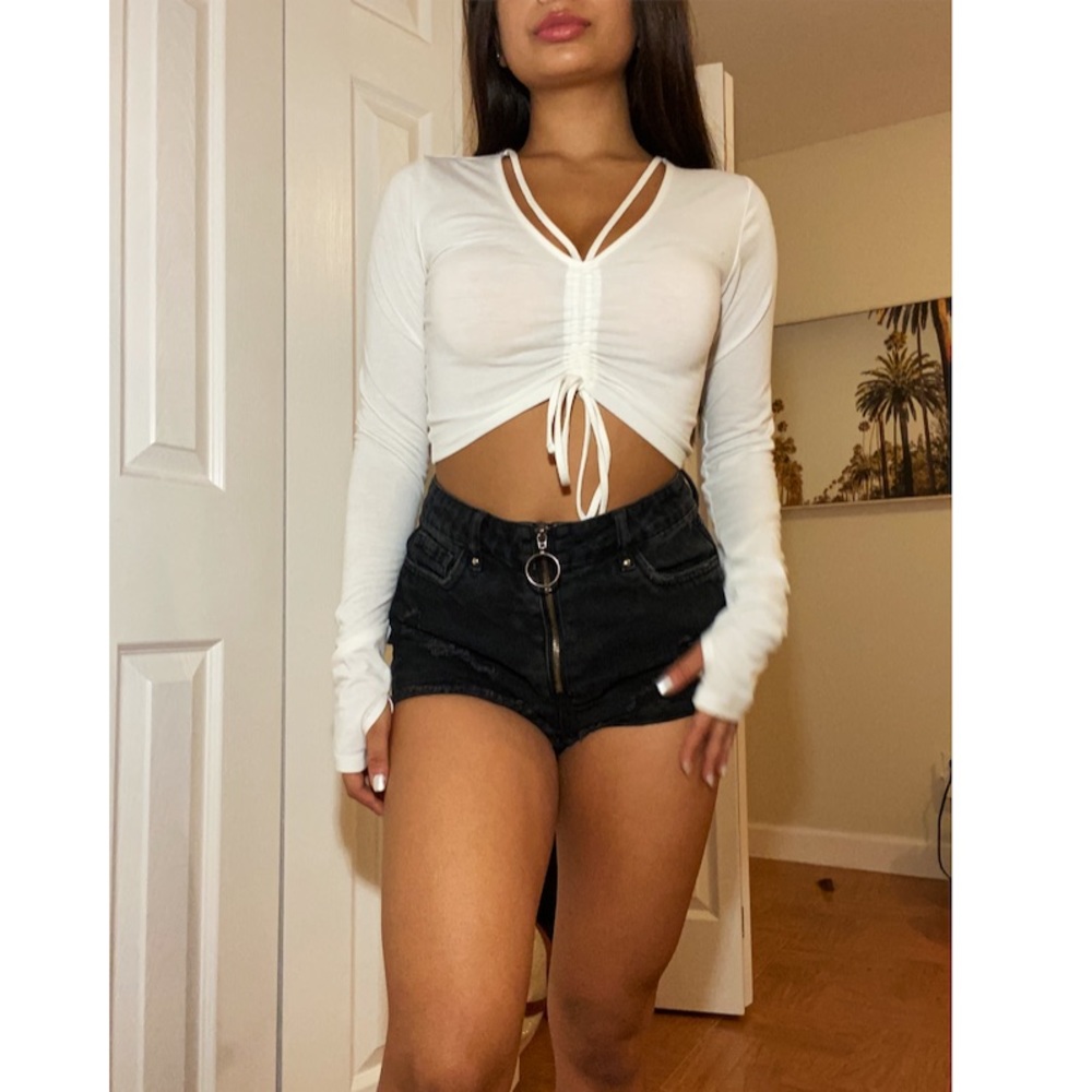 White scrunch crop top